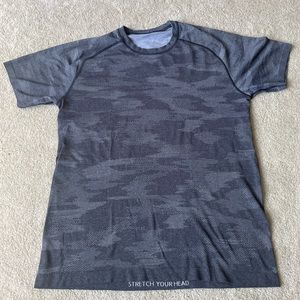 Lululemon Mens Camo T-Shirt Size L